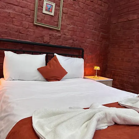 1826 Heritage House 3*