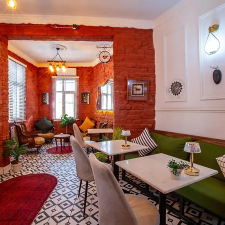 1826 Heritage House מלון 3*
