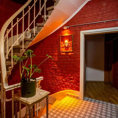 1826 Heritage House מלון 3*